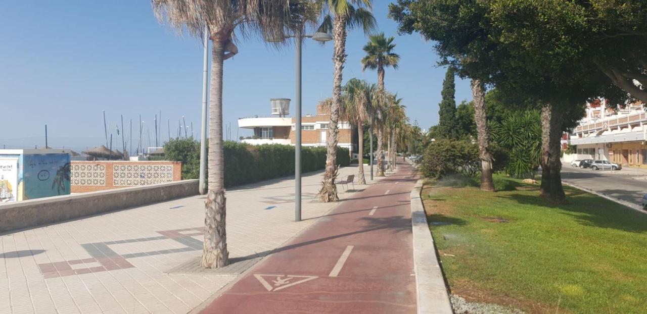 Casa 1ª Linea Paseo Maritimo Torre Del Mar Apartment Bagian luar foto