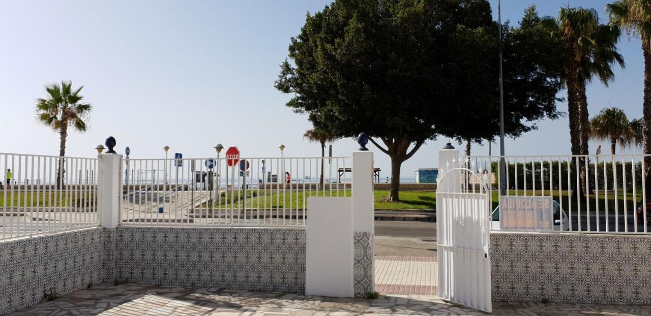 Casa 1ª Linea Paseo Maritimo Torre Del Mar Apartment Bagian luar foto
